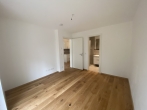 Exklusives Angebot:Neuwertige edle 3,5 Zi. Wohnung-SW-Balkon+Blick ins Grüne in Bestlage Obermenzing - Schlafzimmer